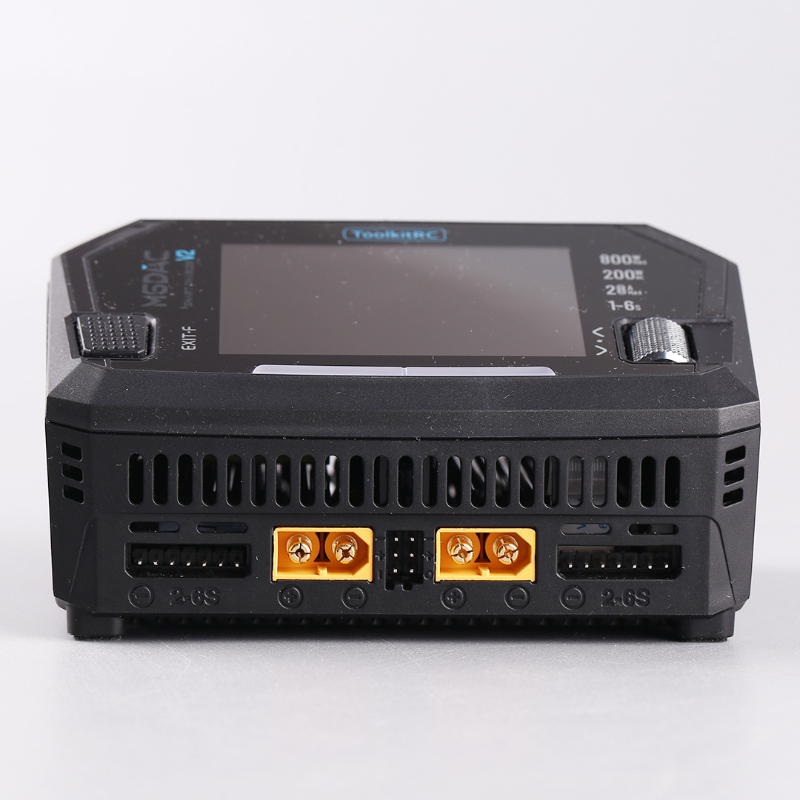Зарядное устройство ToolkitRC  – обзор и цена Toolkitrc M6Dac Smart Charger